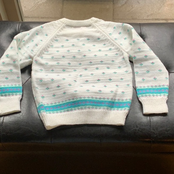 West Hill Weavers of Stowe, VT Girls 100% Acrylic Sweater - Picture 4 of 4